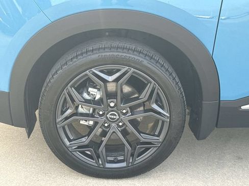 Used 2025 Nissan Kicks SR AWD/4WD image 34