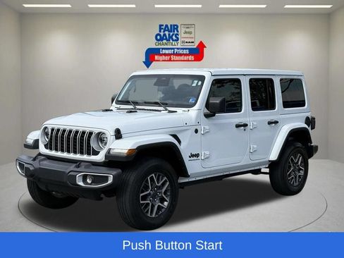 Used 2025 Jeep Wrangler Unlimited Sahara AWD/4WD image 5