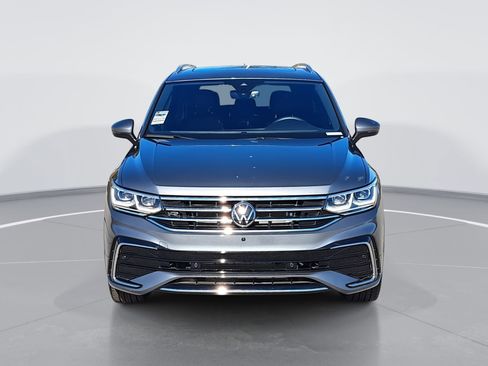 Certified 2024 Volkswagen Tiguan SEL R-Line image 8