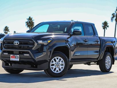 New 2025 Toyota Tacoma SR5