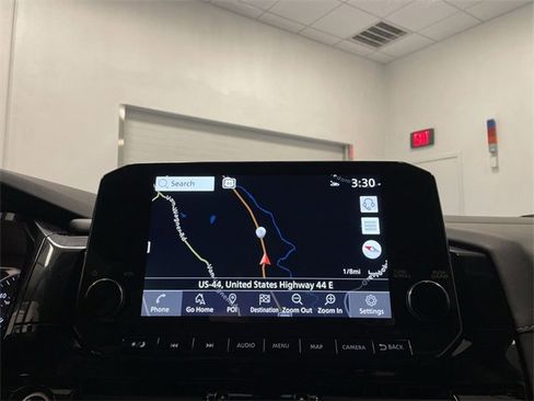 Used 2024 Nissan Pathfinder SL w/ Black Appearance Package image 18