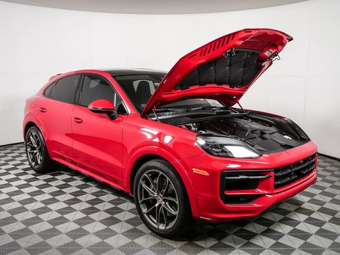 Certified 2024 Porsche Cayenne Coupe AWD/4WD image 35