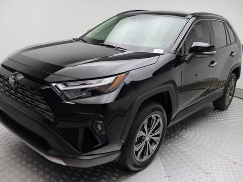 Used 2025 Toyota RAV4 Limited image 2