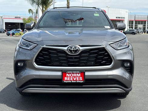 New 2026 Toyota Highlander Platinum image 6