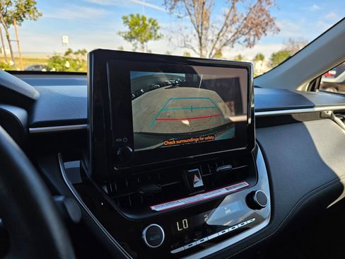 Used 2024 Toyota Corolla Cross LE image 33