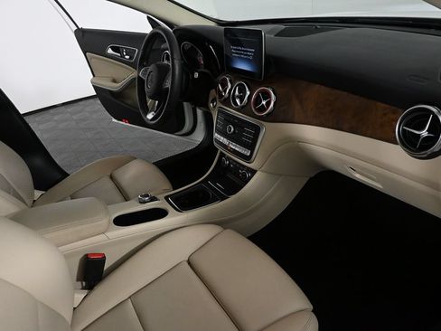 Certified 2020 Mercedes-Benz GLA 250 4MATIC image 25
