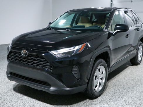 Used 2023 Toyota RAV4 LE AWD/4WD image 30