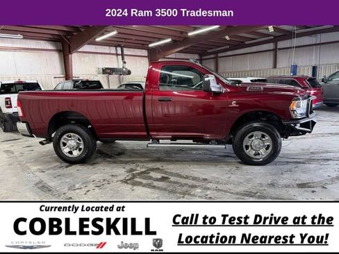 Used 2024 RAM 3500 Tradesman w/ Chrome Appearance Group AWD/4WD image 3