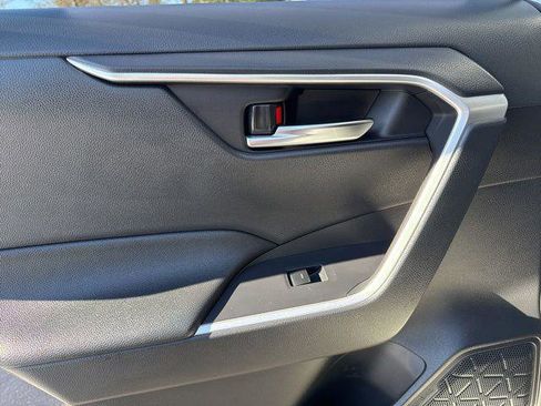 Certified 2022 Toyota RAV4 XLE w/ Convenience Package image 10