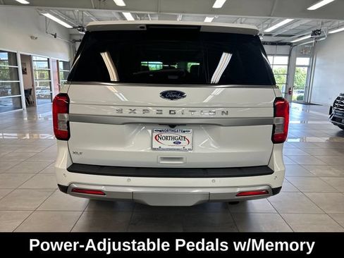 Used 2023 Ford Expedition XLT AWD/4WD image 15