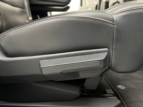 Used 2025 Ford Expedition Platinum AWD/4WD image 24