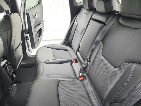 New 2026 Jeep Compass Latitude image 31