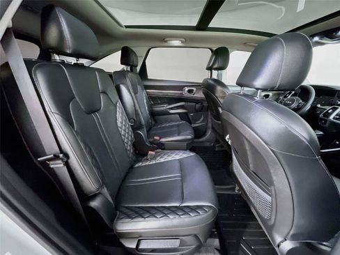 Certified 2022 Kia Sorento SX FWD image 31