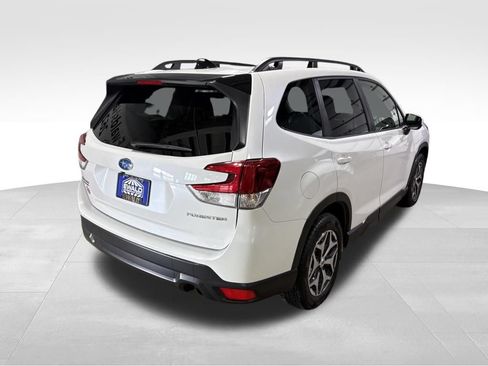 Used 2024 Subaru Forester Premium AWD/4WD image 11
