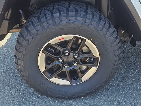 Used 2021 Jeep Wrangler Unlimited Rubicon w/ Dual Top Group AWD/4WD image 9
