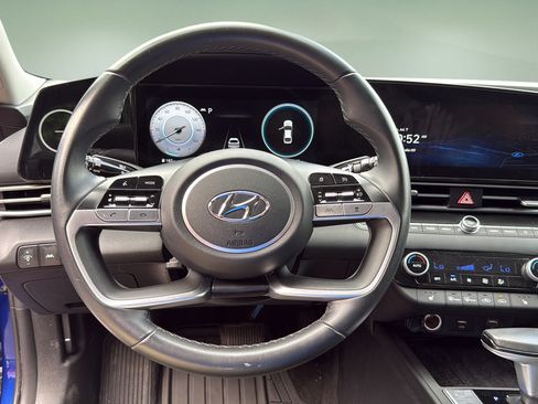 Used 2023 Hyundai Elantra SEL w/ Convenience Package FWD image 19