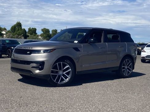 Used 2023 Land Rover Range Rover Sport SE AWD/4WD image 3