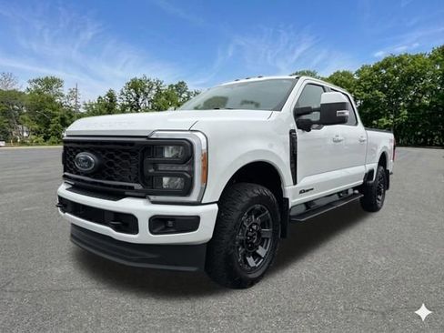 Used 2023 Ford F250 Lariat w/ Sport Appearance Package AWD/4WD image 4