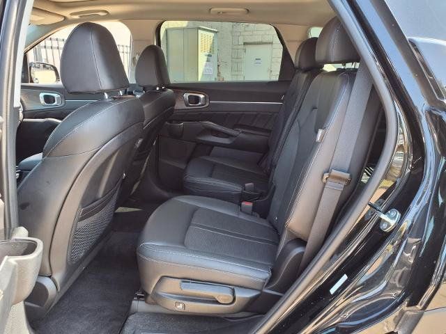 Used 2025 Kia Sorento SX AWD/4WD image 20