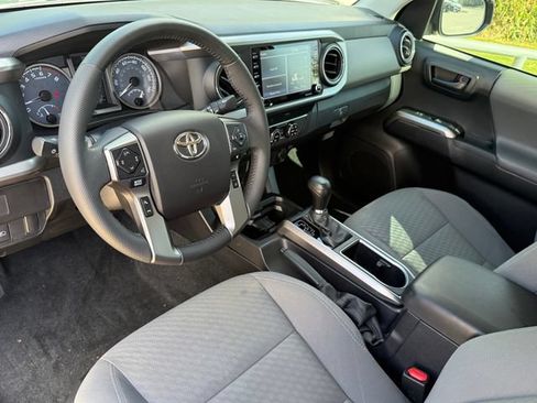 Used 2020 Toyota Tacoma SR5 RWD image 9