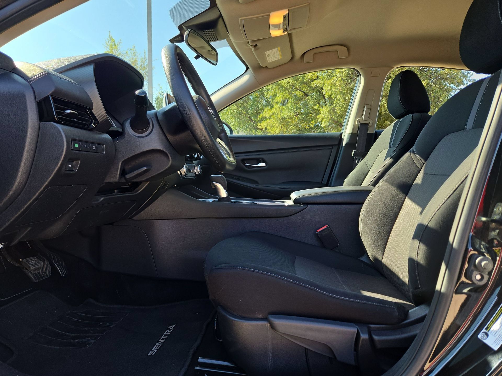 Used 2024 Nissan Sentra SV FWD image 16