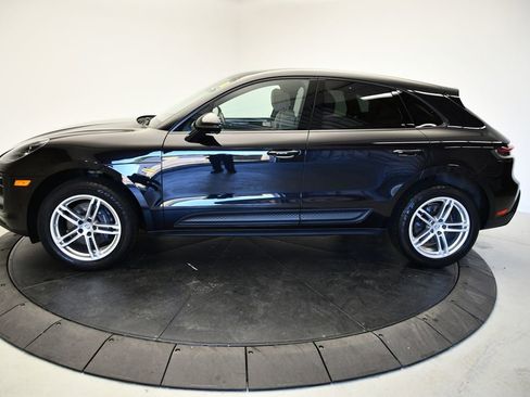 Certified 2023 Porsche Macan AWD/4WD image 2