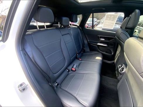 Used 2025 Mercedes-Benz GLC 300 4MATIC image 16