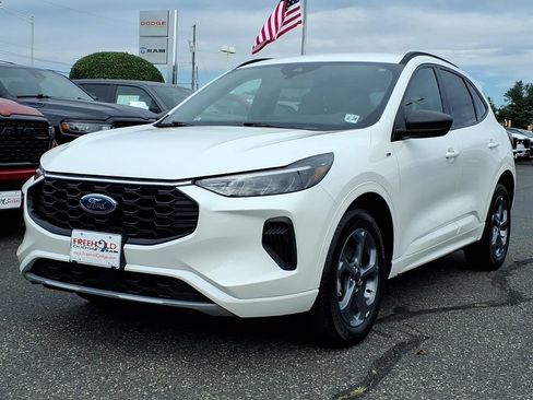 Used 2023 Ford Escape ST-Line w/ Tech Pack #1 AWD/4WD image 3