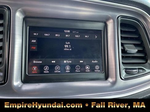 Used 2018 Dodge Challenger SXT image 10