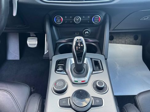 Used 2023 Alfa Romeo Stelvio Veloce AWD/4WD image 44