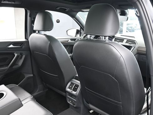 Used 2022 Volkswagen Tiguan SEL R-Line image 49