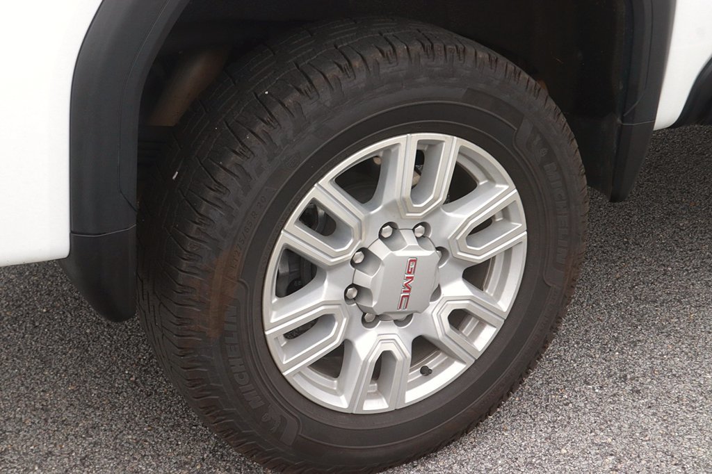 Used 2021 GMC Sierra 2500 SLT w/ SLT Preferred Package AWD/4WD image 8