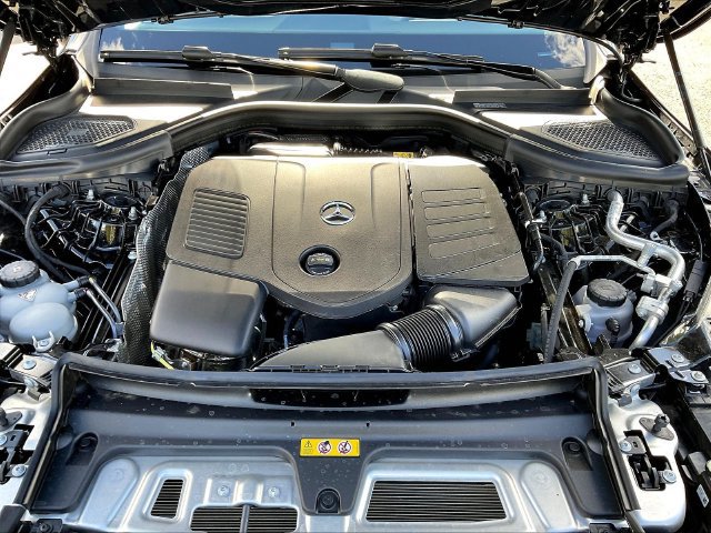 Used 2026 Mercedes-Benz GLC 300 4MATIC image 32