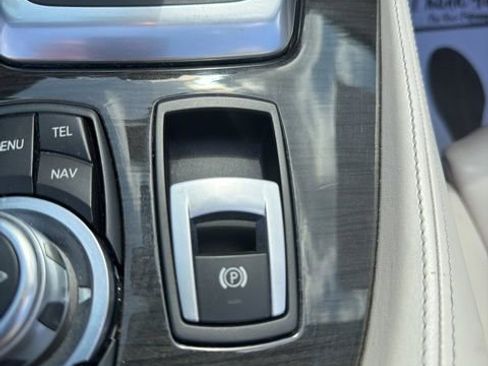 Used 2011 BMW Z4 sDrive35i image 22