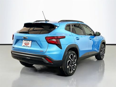 Used 2025 Chevrolet Trax RS w/ Driver Confidence Package image 4