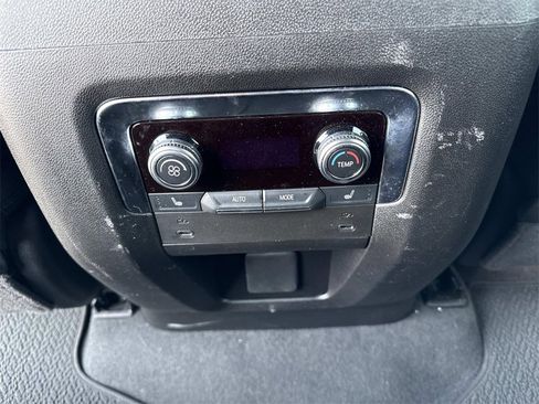 Used 2025 GMC Yukon Denali image 24