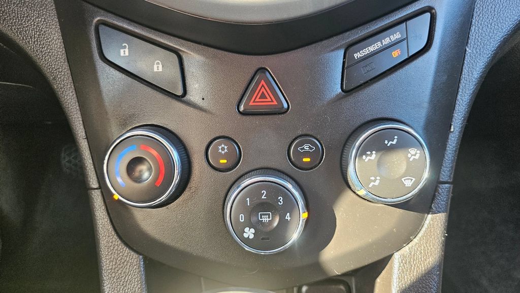 Used 2019 Chevrolet Sonic LT FWD image 35