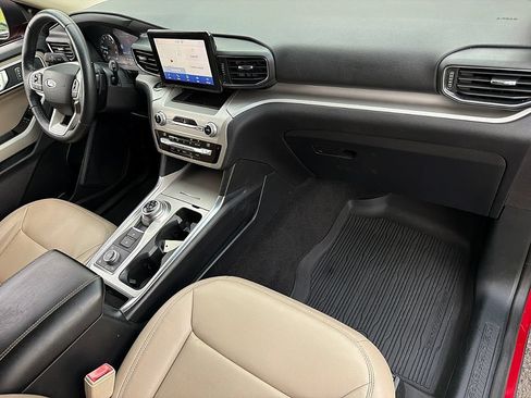 Used 2020 Ford Explorer XLT w/ Equipment Group 202A AWD/4WD image 25