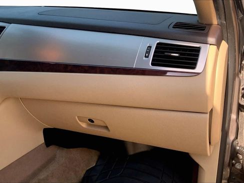 Used 2014 Cadillac Escalade Luxury RWD image 16