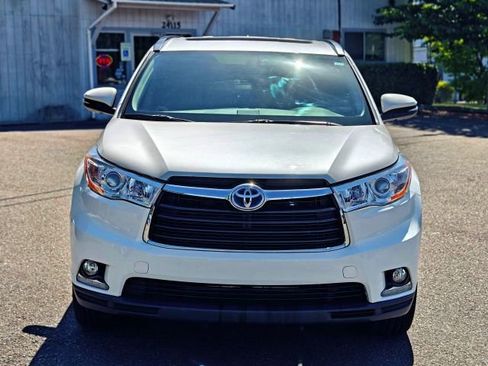 Used 2015 Toyota Highlander Limited AWD/4WD image 2