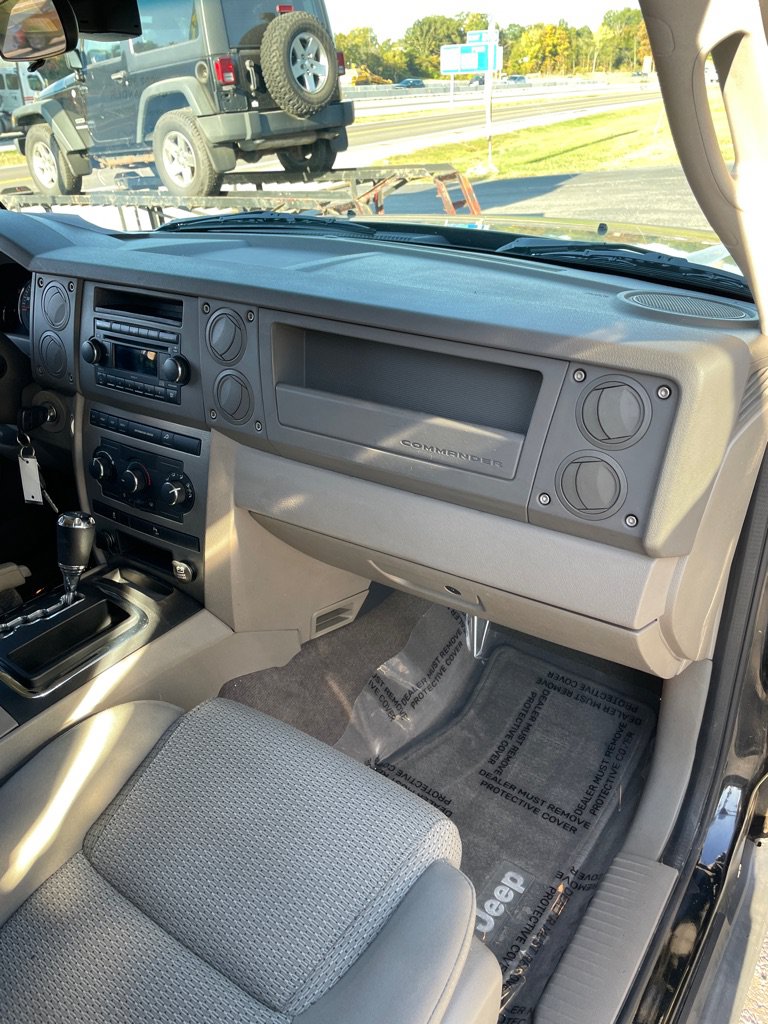 Used 2007 Jeep Commander Sport AWD/4WD image 21