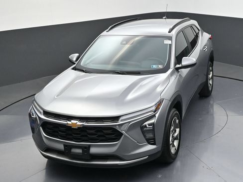Certified 2024 Chevrolet Trax LT w/ Driver Confidence Package FWD image 45