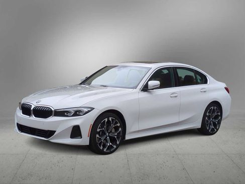 New 2025 BMW 330i xDrive Sedan w/ Premium Package image 4