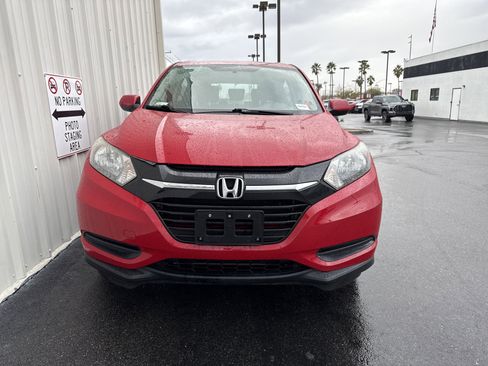 Used 2017 Honda HR-V LX image 4