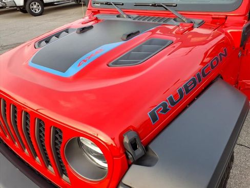 Used 2022 Jeep Wrangler Unlimited Rubicon 4xe w/ Cold Weather Group image 32