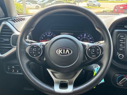 Used 2020 Kia Soul S FWD image 28