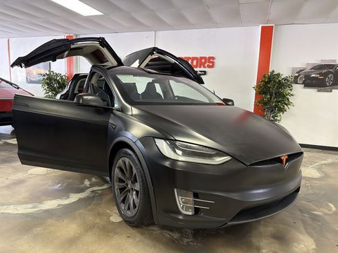 Used 2018 Tesla Model X 75D AWD/4WD image 1