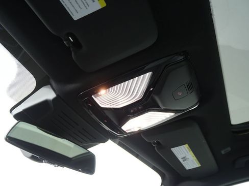 Used 2026 BMW X5 sDrive40i w/ M Sport Package image 22