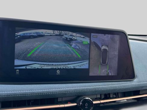 Used 2025 Nissan Ariya Platinum image 30