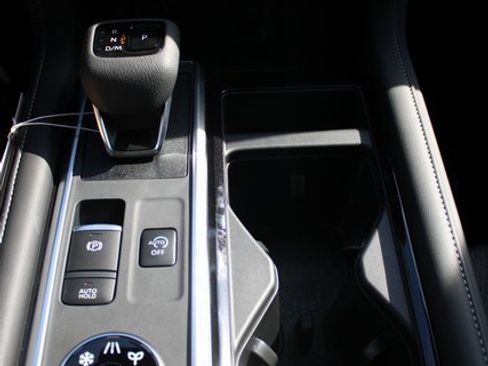 New 2025 Nissan Pathfinder SV image 15